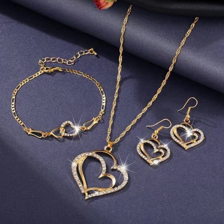 Repurposed Chunky Heart Rhinestone Pendant Necklace Geometric Chain 30” |  eBay